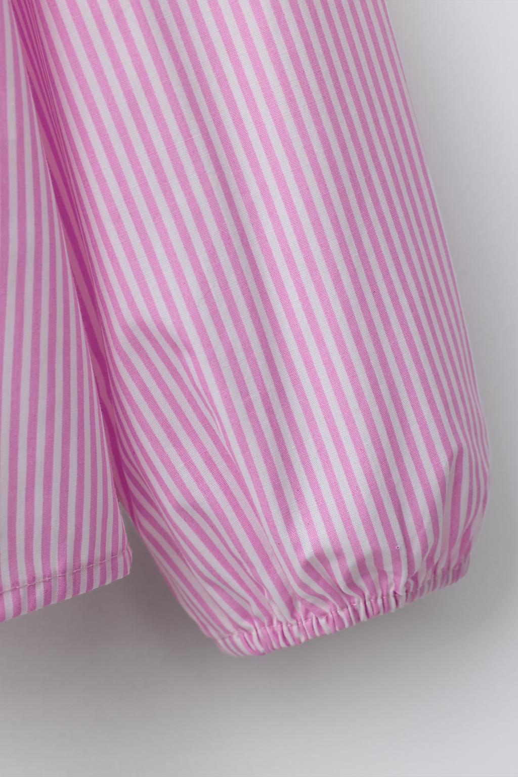 РУБАШКА В ПОЛОСКУ С ВЫШИВКОЙ НА ВОРОТНИКЕ