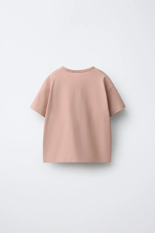 Однотонная футболка