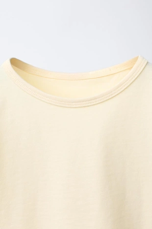 Однотонная футболка