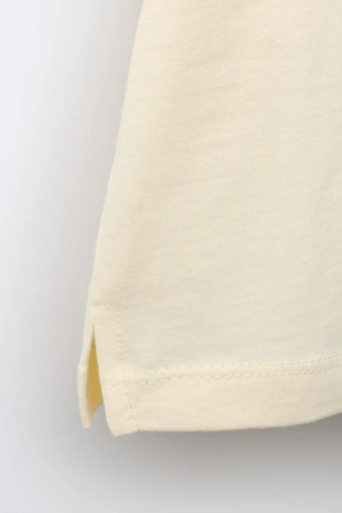 Однотонная футболка