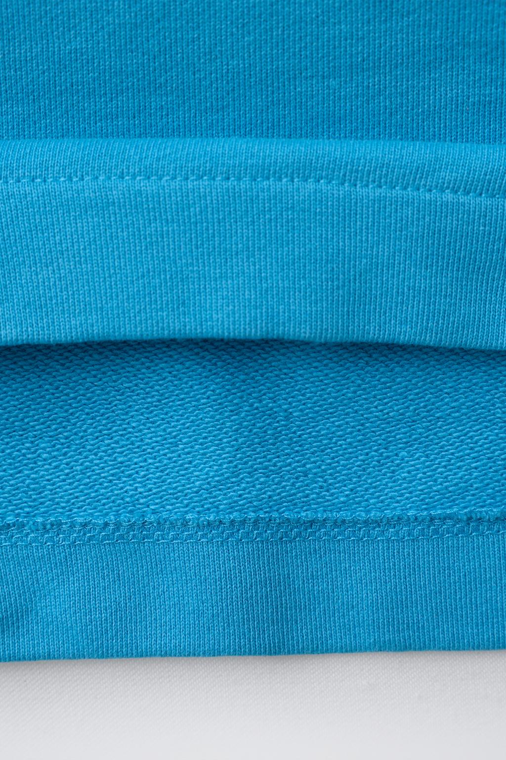 КОМПЛЕКТ ИЗ ТОЛСТОВКИ И ШОРТ С РЕЗИНОВЫМ ЦВЕТКОМ