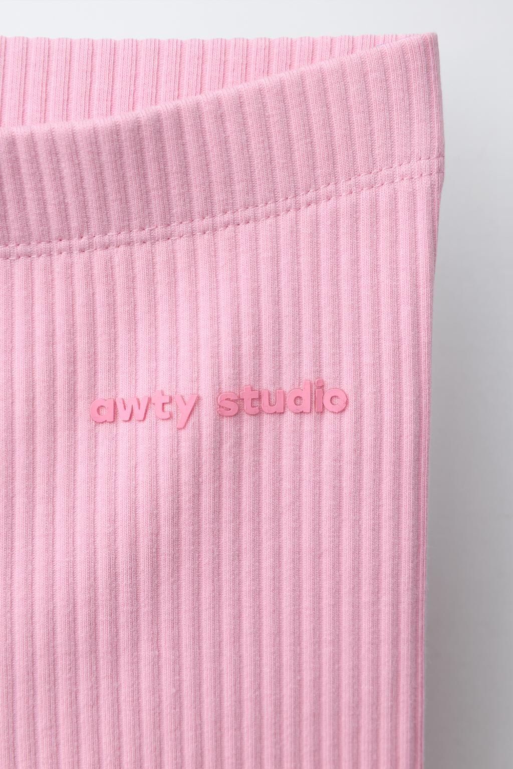 ВЕЛОСИПЕДНЫЕ ЛЕГИНСЫ В РУБЧИК С РЕЛЬЕФНОЙ НАДПИСЬЮ