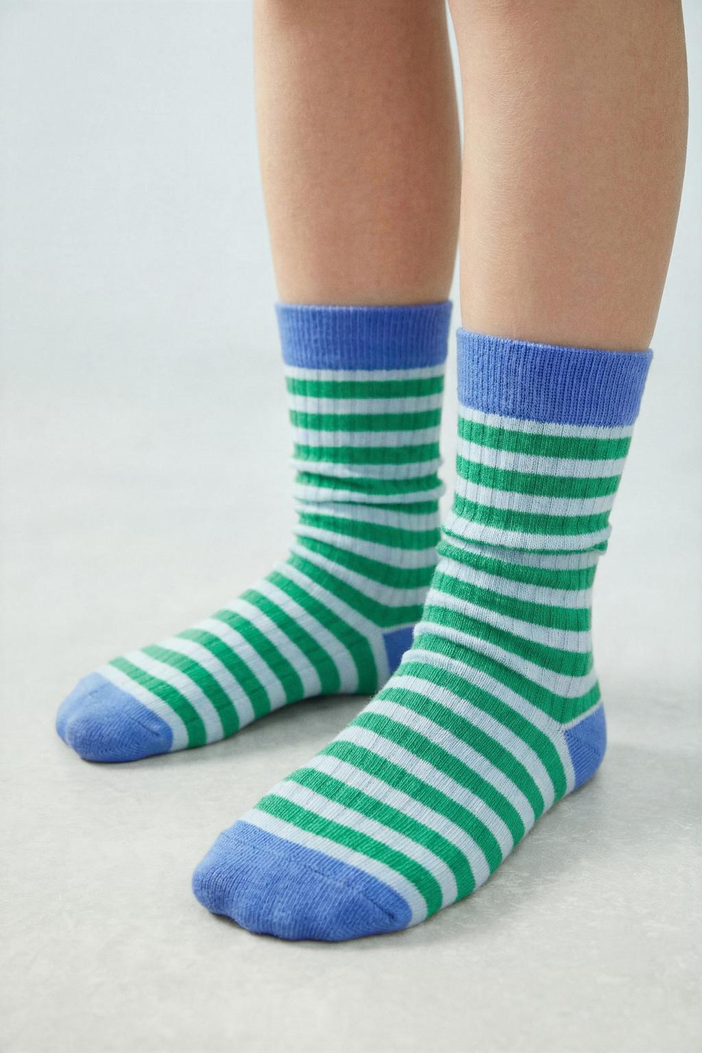 НАБОР ИЗ ДВУХ ПАР ВЫСОКИХ НОСКОВ В ПОЛОСКУ