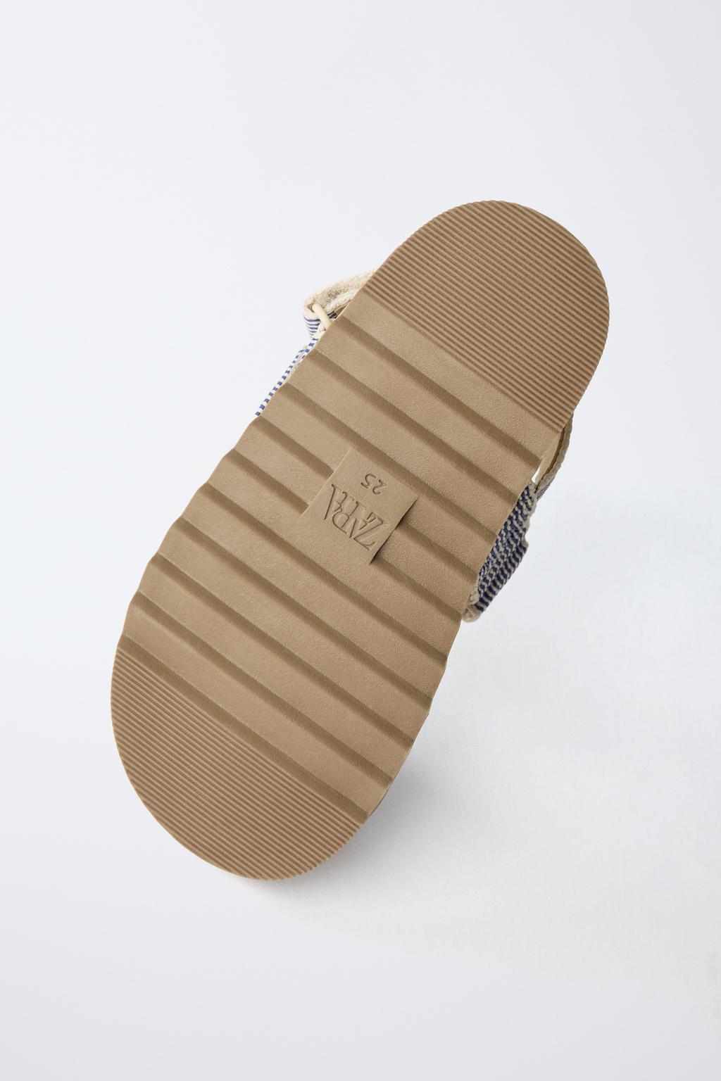 САНДАЛИИ В ПОЛОСКУ