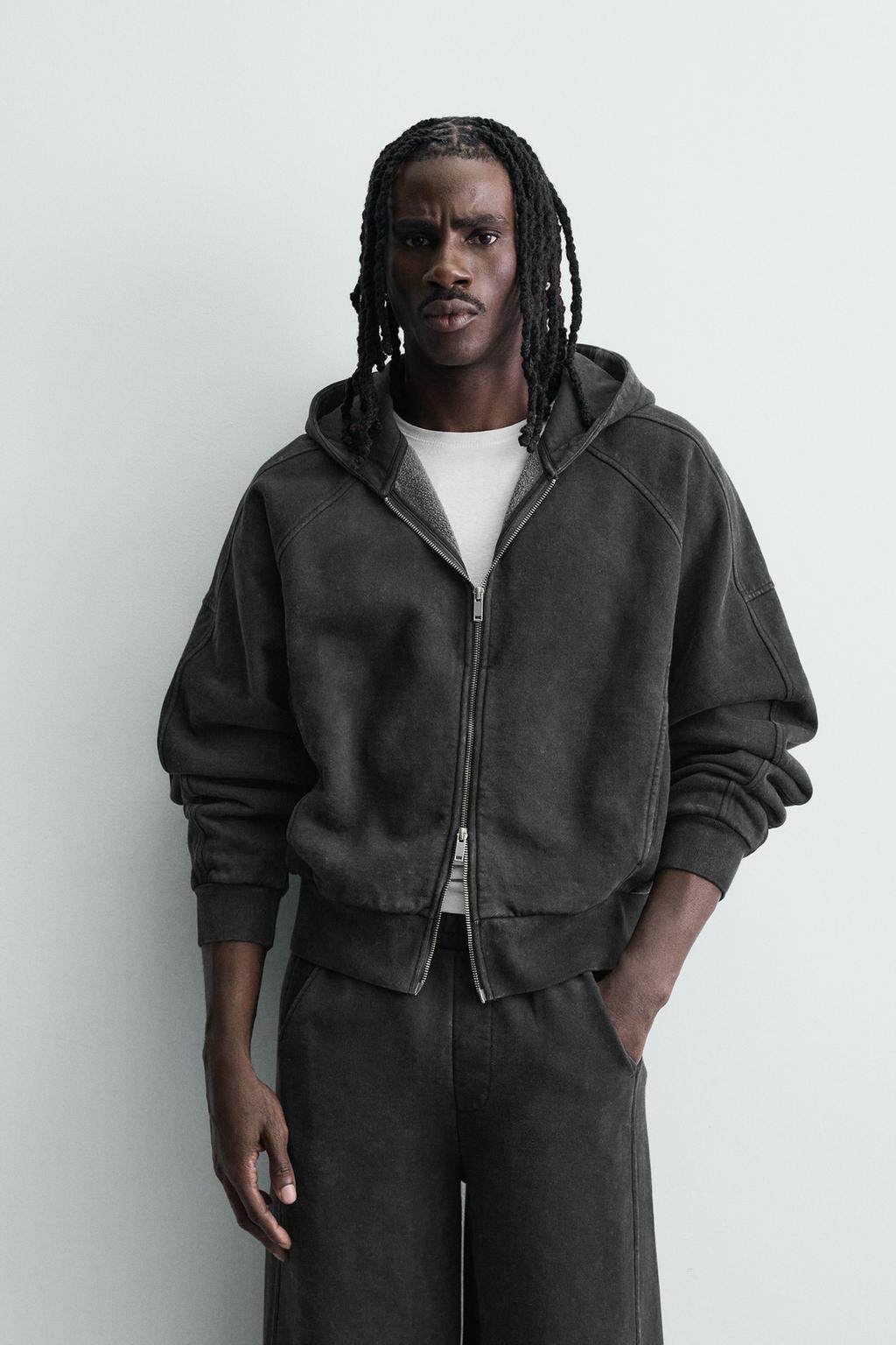 УКОРОЧЕННАЯ ТОЛСТОВКА С КАПЮШОНОМ