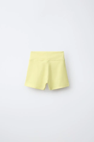 Короткие легинсы в рубчик