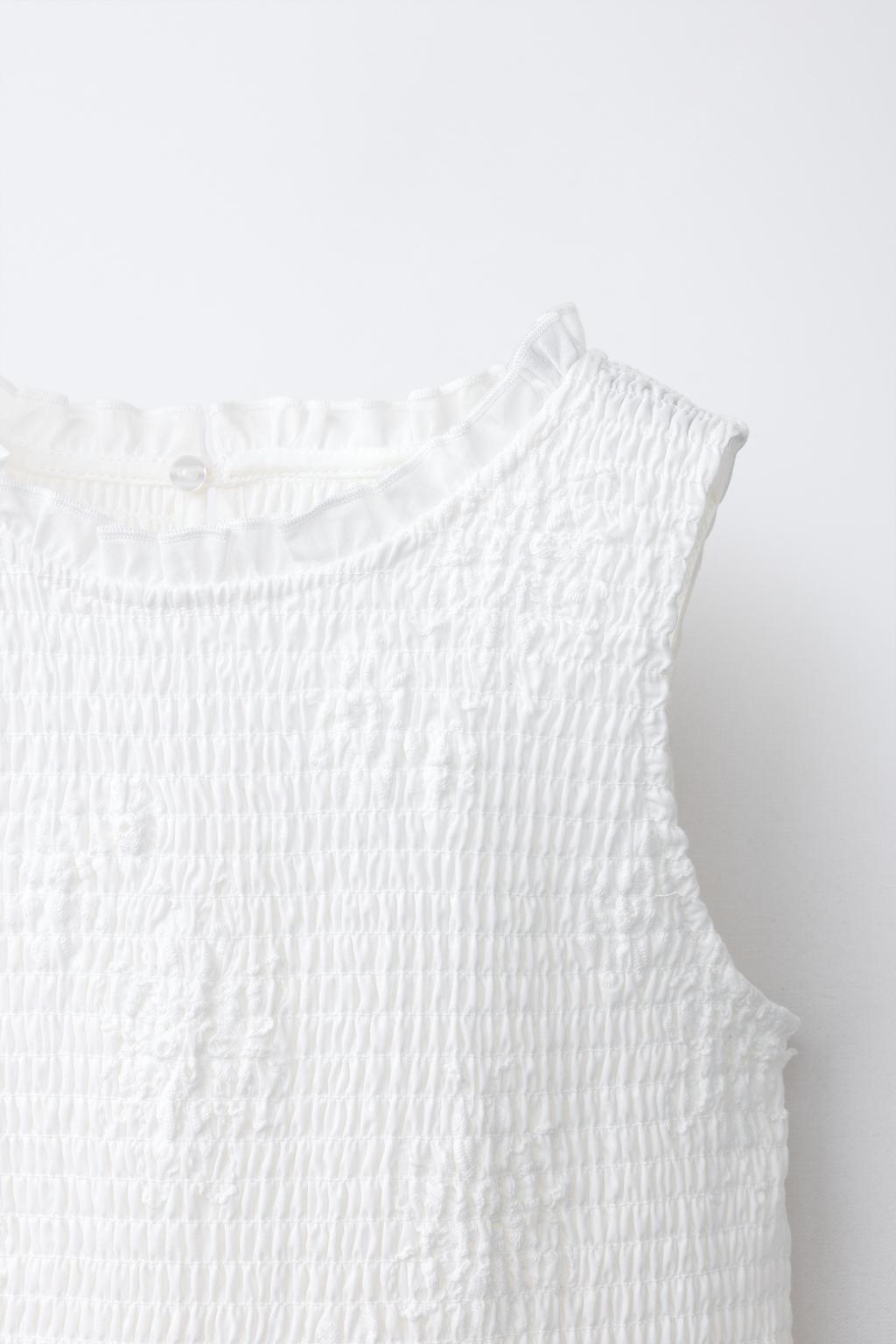 ПЛАТЬЕ С ВОЛАНАМИ И ВЫШИВКОЙ ЦВЕТОВ