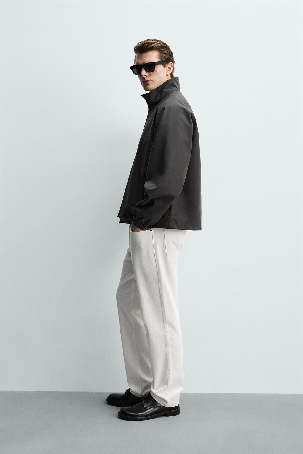 ЛЕГКАЯ НЕПРОМОКАЕМАЯ КУРТКА ИЗ ВЫСОКОТЕХНОЛОГИЧНОЙ ТКАНИ