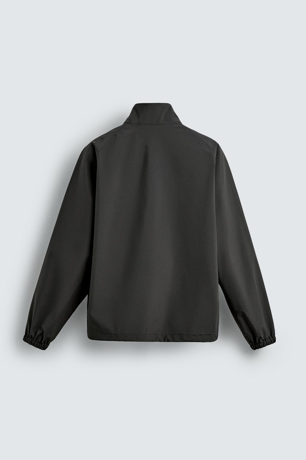 ЛЕГКАЯ НЕПРОМОКАЕМАЯ КУРТКА ИЗ ВЫСОКОТЕХНОЛОГИЧНОЙ ТКАНИ