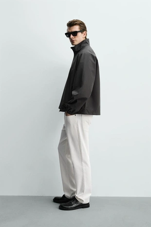 Легкая непромокаемая куртка из высокотехнологичной ткани- Заказать в России