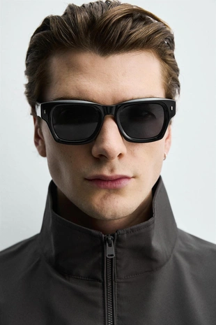 Легкая непромокаемая куртка из высокотехнологичной ткани- Заказать в России