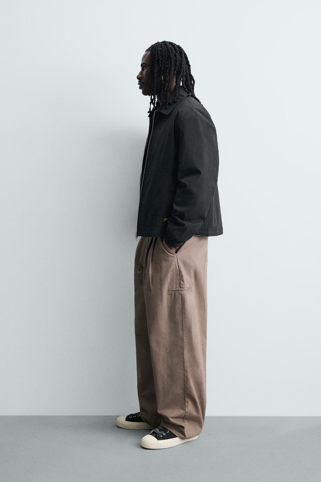 КУРТКА  ИЗ ВЫСОКОТЕХНОЛОГИЧНОЙ ТКАНИ