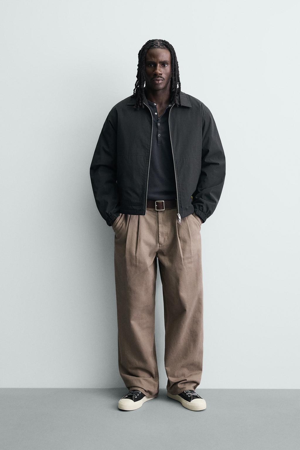 КУРТКА  ИЗ ВЫСОКОТЕХНОЛОГИЧНОЙ ТКАНИ