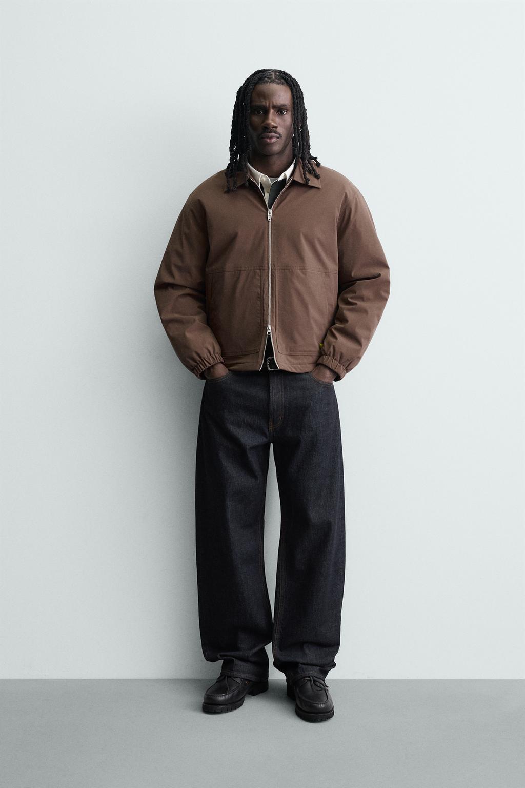 КУРТКА  ИЗ ВЫСОКОТЕХНОЛОГИЧНОЙ ТКАНИ