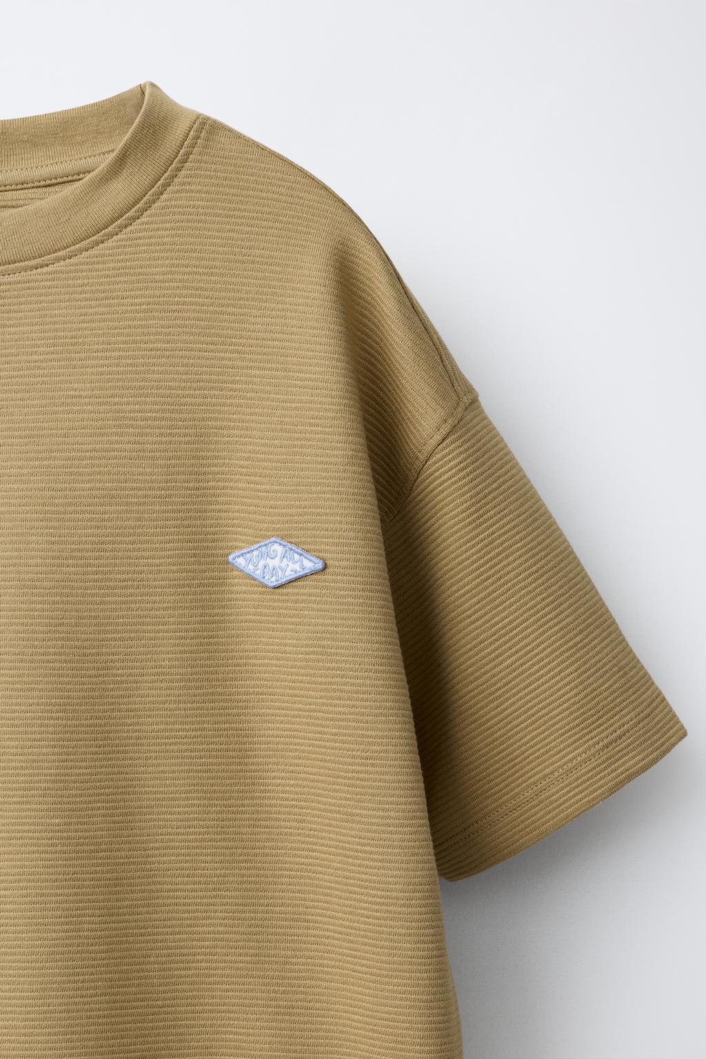 ФУТБОЛКА ИЗ ТКАНИ ОТТОМАН С НАШИВКОЙ