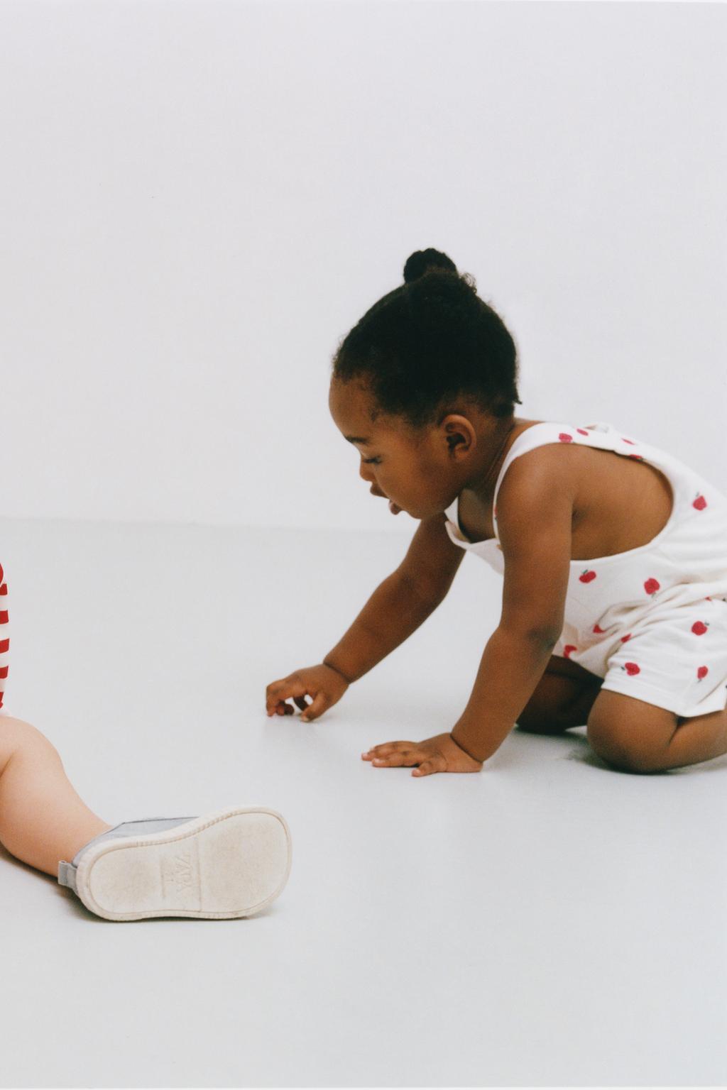 КОРОТКИЙ КОМБИНЕЗОН С ЯБЛОКАМИ