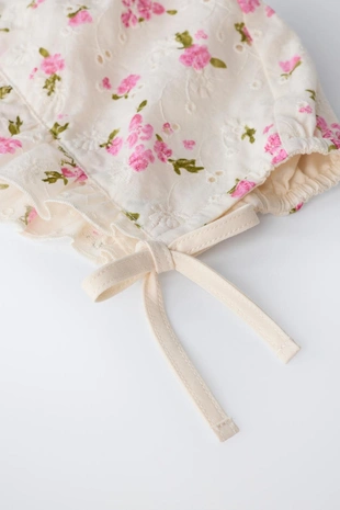 Чепчик с цветочной вышивкой- Заказать в России