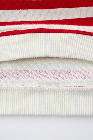 Толстовка в полоску с аппликацией «яблоко»- Заказать в России