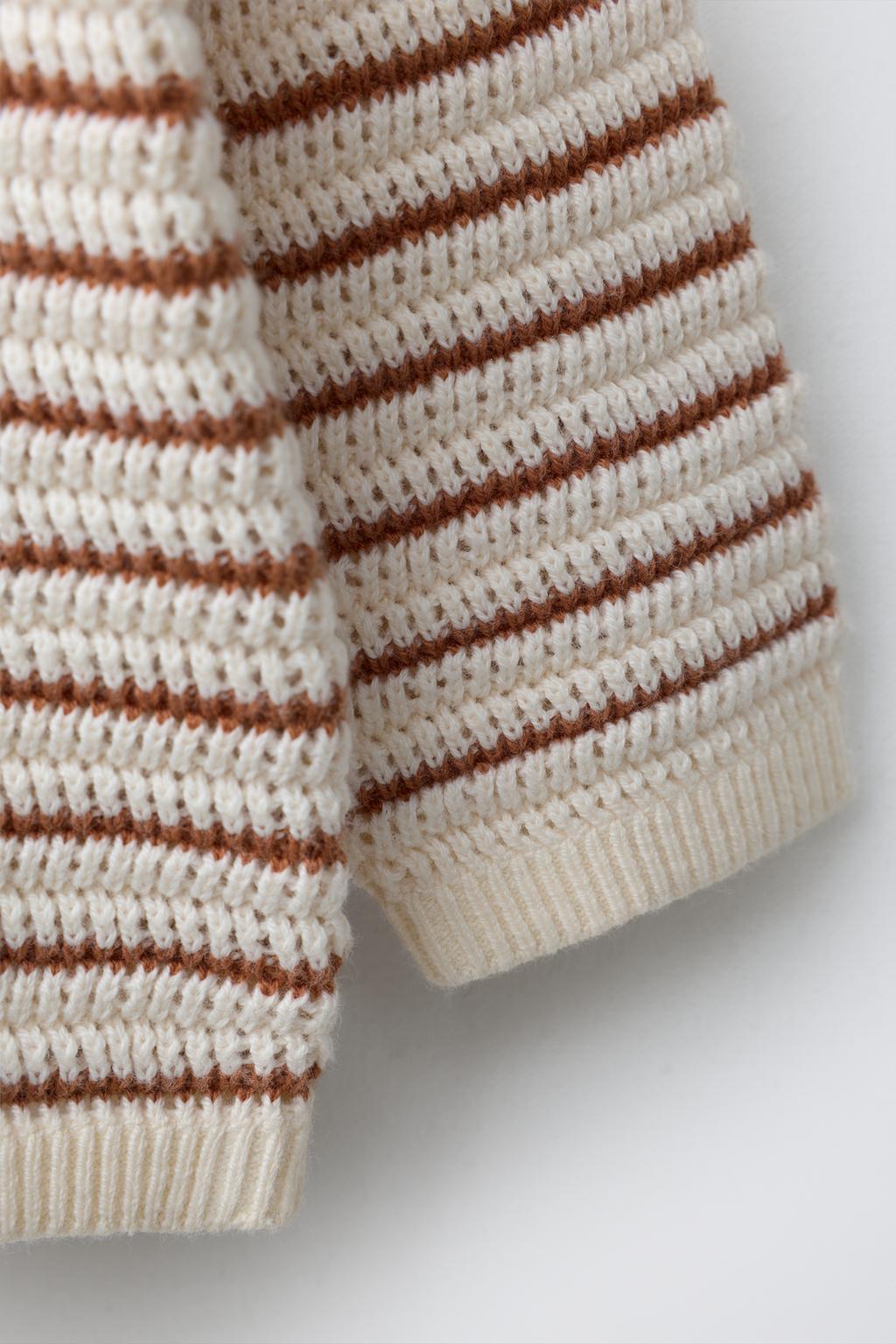 СВИТЕР С НАШИВКОЙ «ЛЕВ»