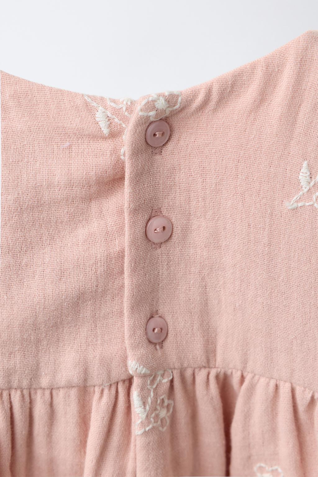 КОМБИНЕЗОН С ВЫШИВКОЙ «ЦВЕТЫ»