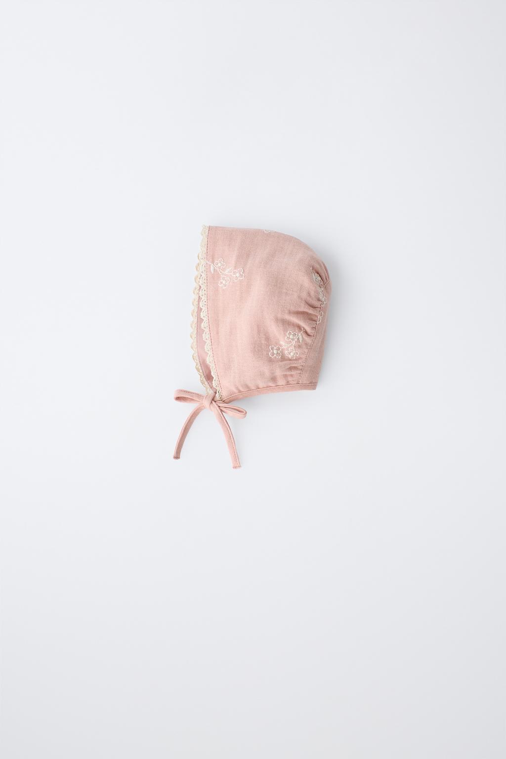 ЧЕПЧИК С ЦВЕТОЧНОЙ ВЫШИВКОЙ