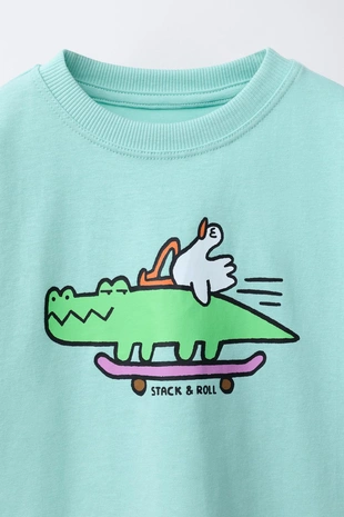 Футболка с анималистическим принтом