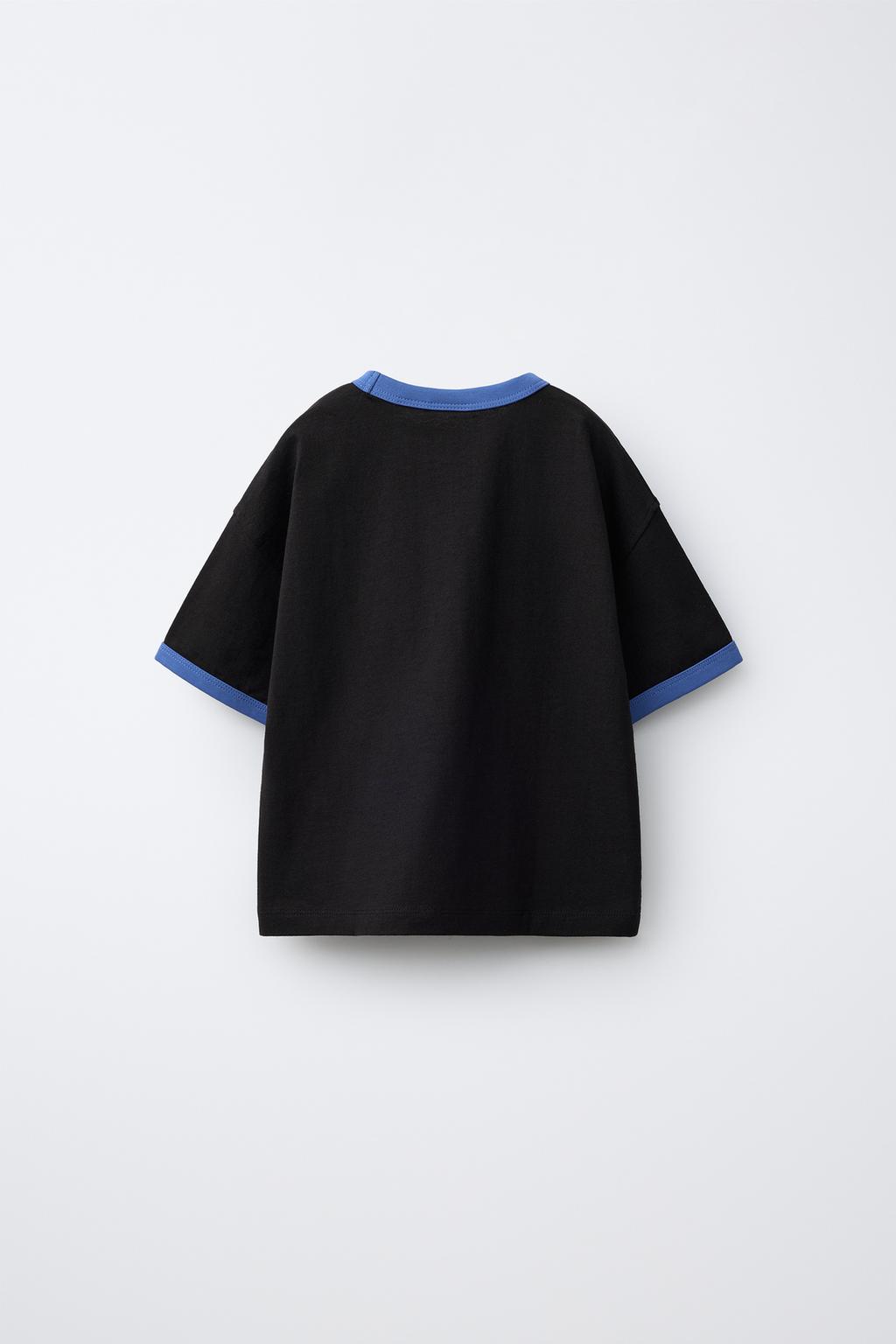 ФУТБОЛКА С КОНТРАСТНЫМИ ДЕТАЛЯМИ