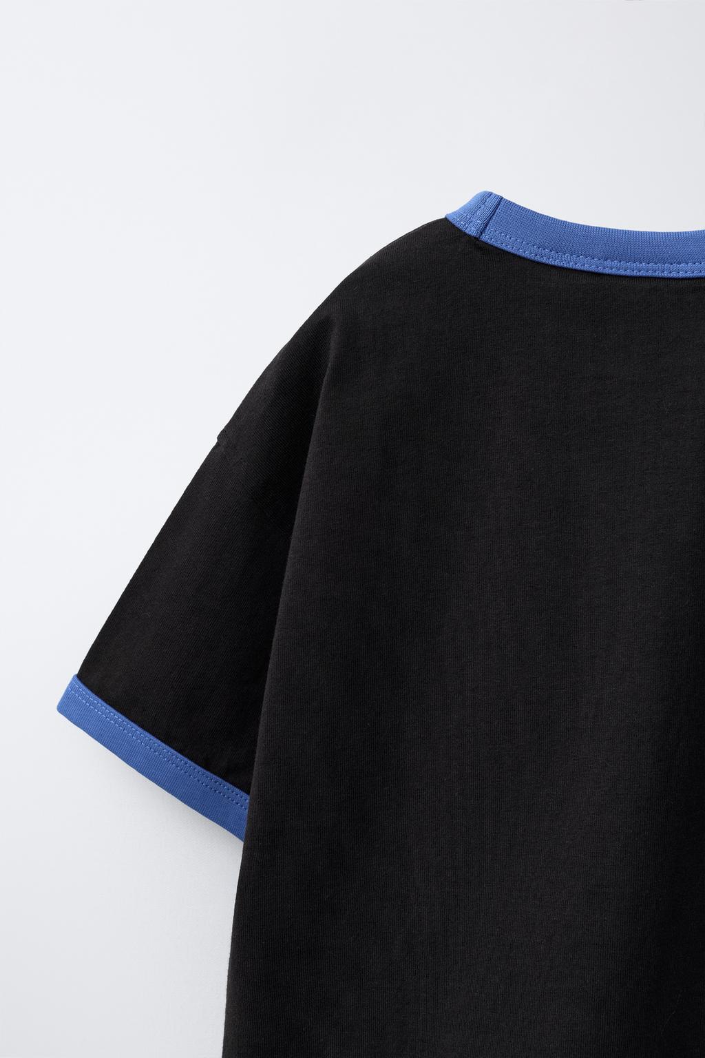 ФУТБОЛКА С КОНТРАСТНЫМИ ДЕТАЛЯМИ