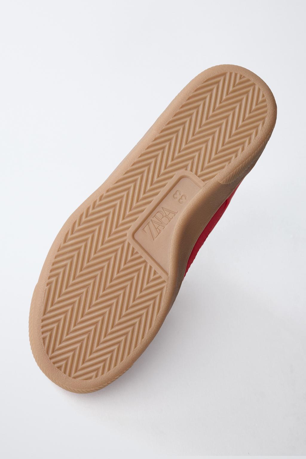 КРОССОВКИ С ФРУКТОВЫМИ ПОДВЕСКАМИ