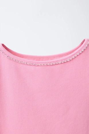 Футболка в рубчик со стразами