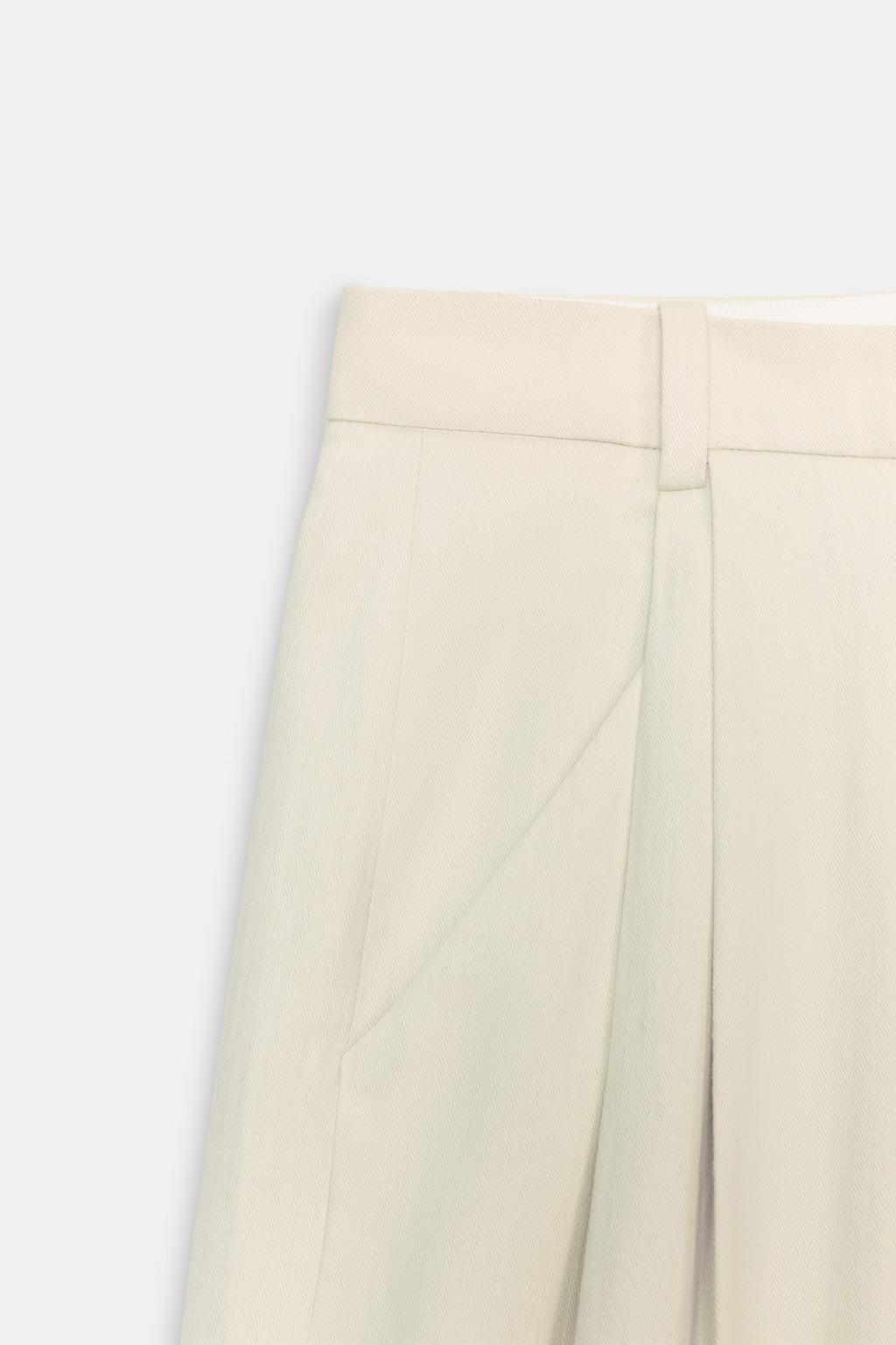 БРЮКИ С ЗАЩИПАМИ ИЗ СМЕСОВОГО ЛЬНА — коллекция Zara «ZW»