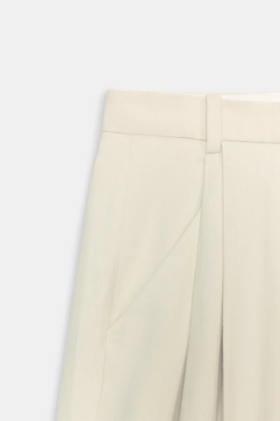 БРЮКИ С ЗАЩИПАМИ ИЗ СМЕСОВОГО ЛЬНА — коллекция Zara «ZW»