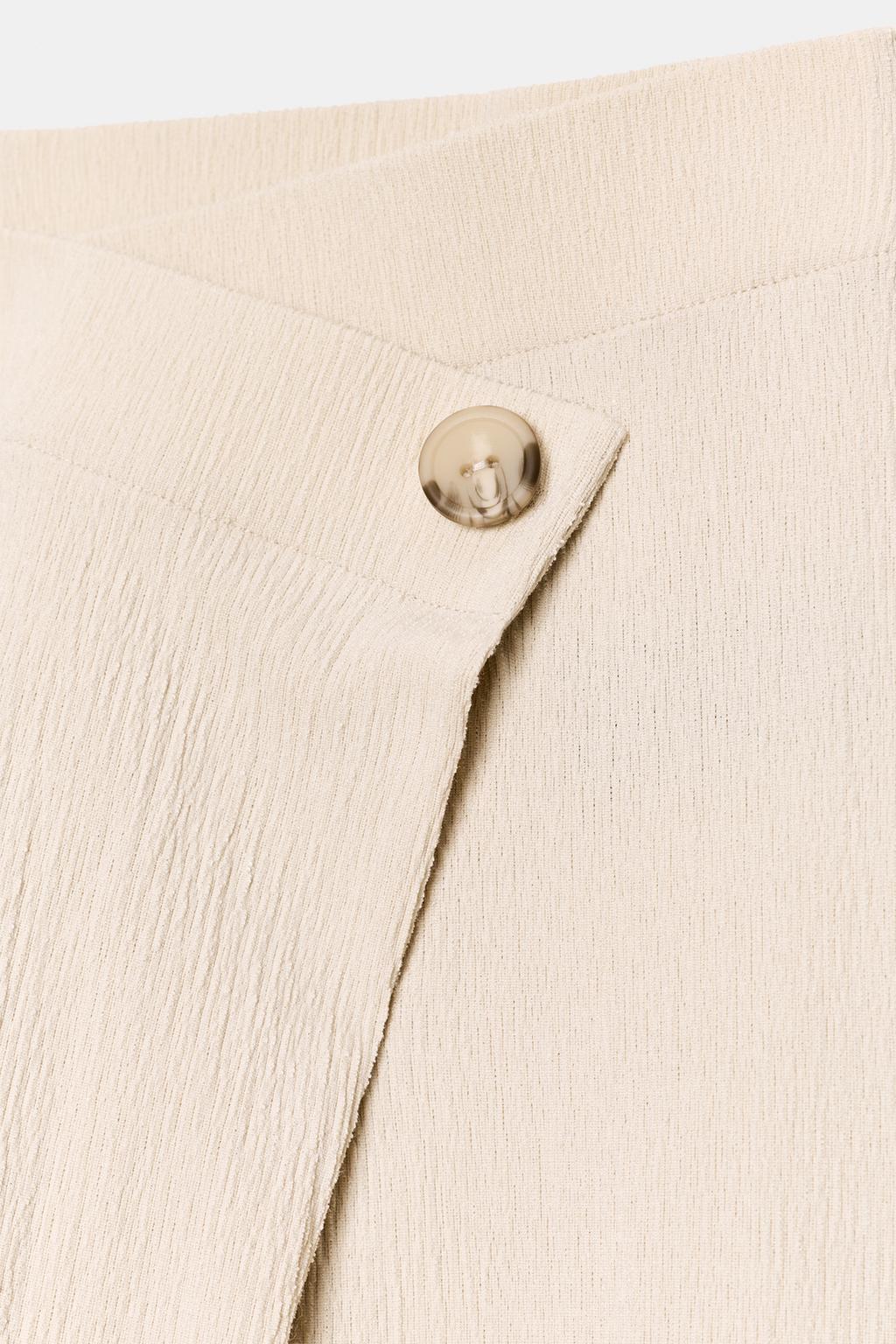 БРЮКИ С ЗАПАХОМ ИЗ ФАКТУРНОЙ ТКАНИ