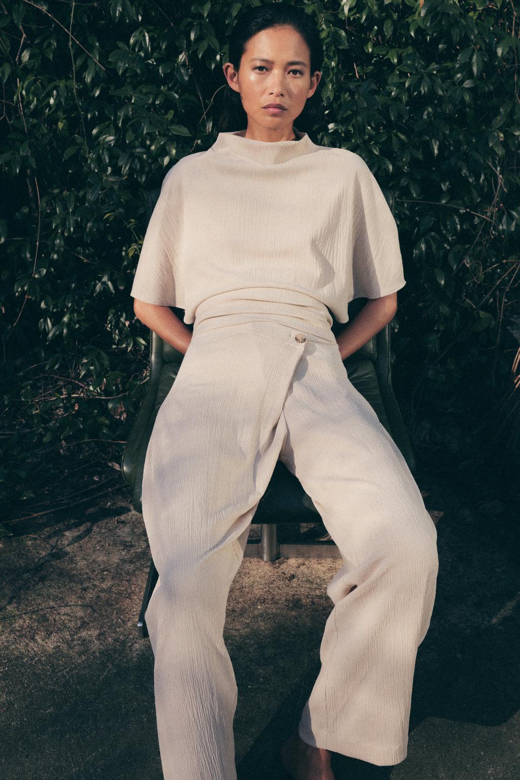 БРЮКИ С ЗАПАХОМ ИЗ ФАКТУРНОЙ ТКАНИ