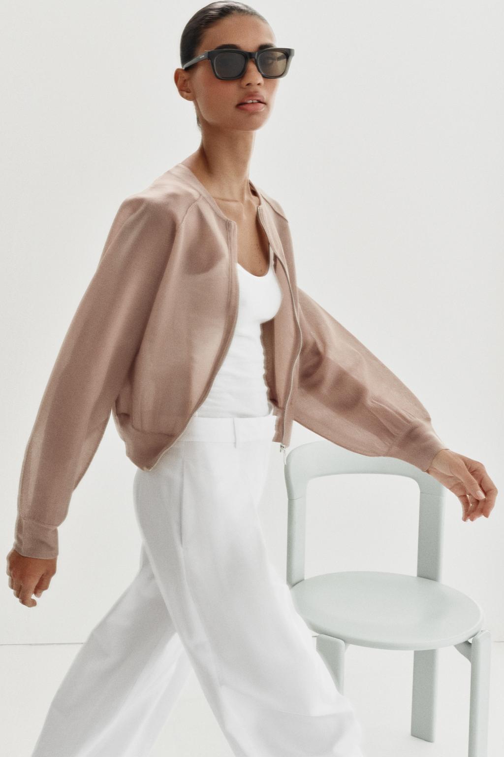 ТРИКОТАЖНЫЙ БОМБЕР