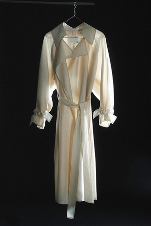 Струящийся тренч с поясом — коллекция Zara «Zw»- Заказать в России