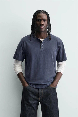 Футболка хенли с эффектом потертости- Заказать в России
