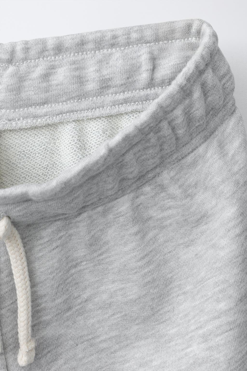 БРЮКИ  ИЗ МЯГКОЙ ТКАНИ С ПРИНТОМ ШАРА ДЛЯ БИЛЬЯРДА