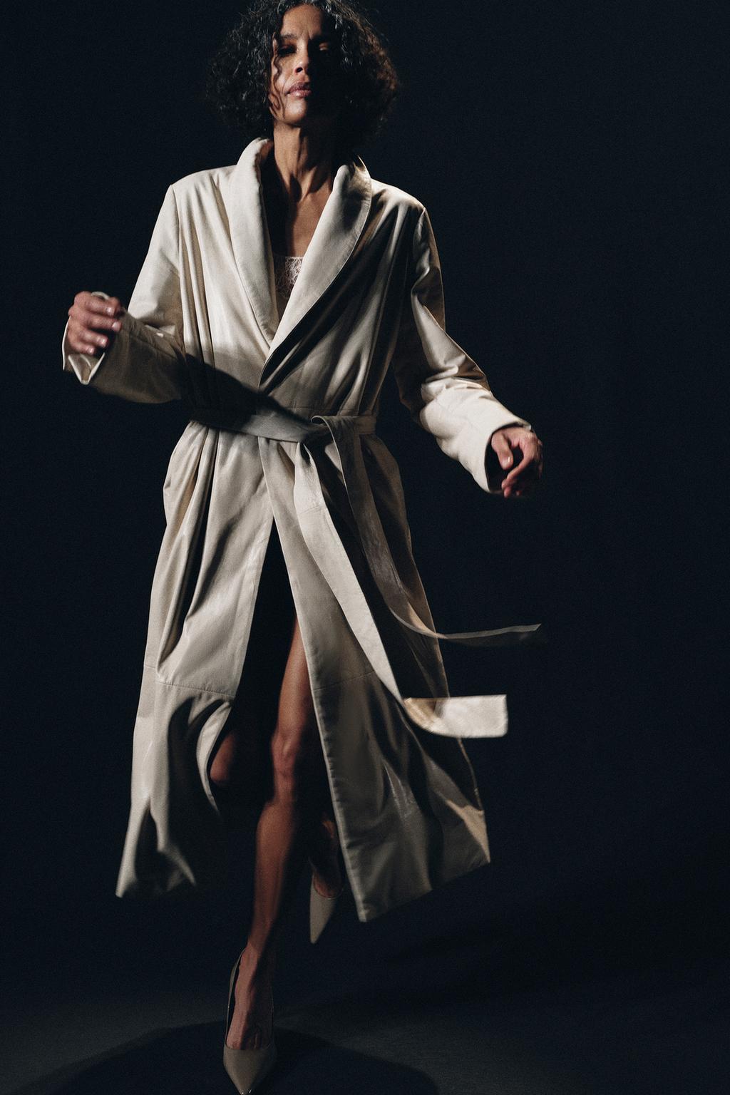 РАСКЛЕШЕННЫЕ БРЮКИ С ЗАНИЖЕННОЙ ТАЛИЕЙ коллекция Zara «ZW»