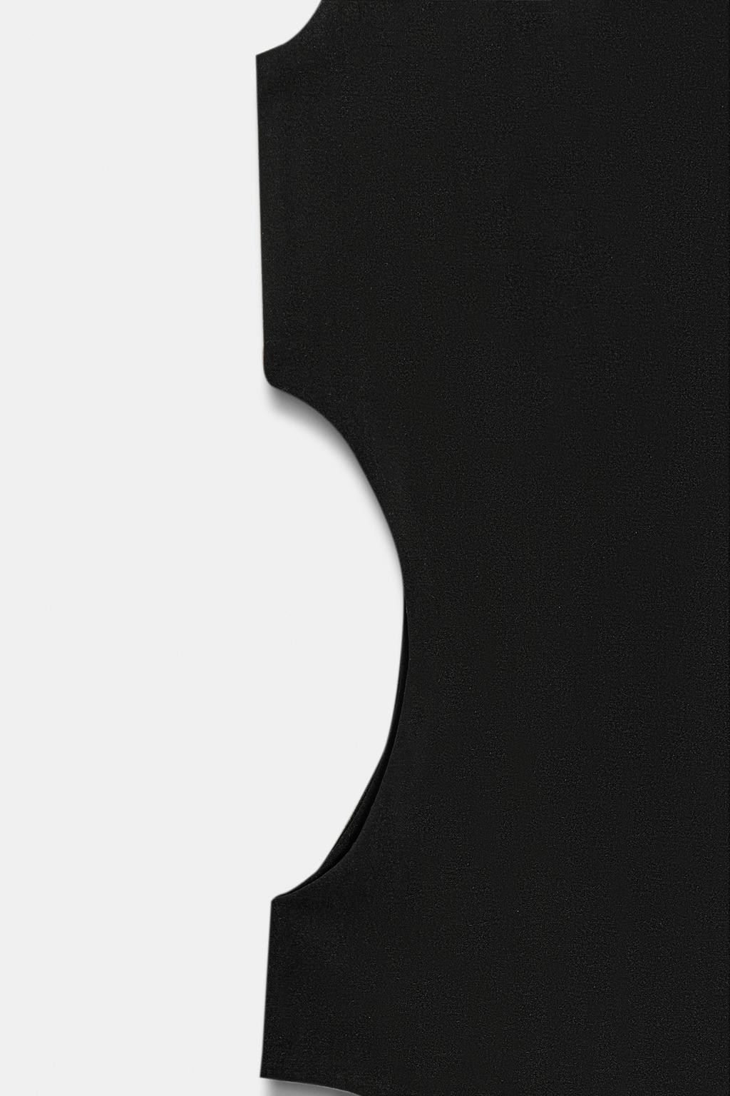 БОДИ С ВЫРЕЗАМИ