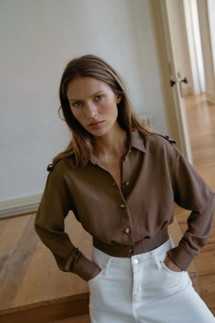 Укороченная рубашка с хлястиками- Заказать в России