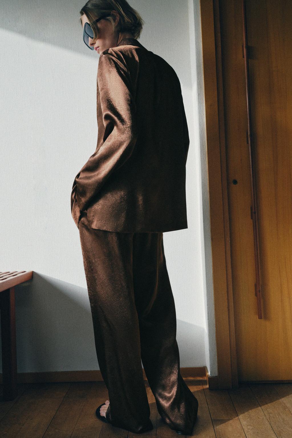 СТРУЯЩИЙСЯ БЛЕЙЗЕР ИЗ ЖАТОЙ ТКАНИ