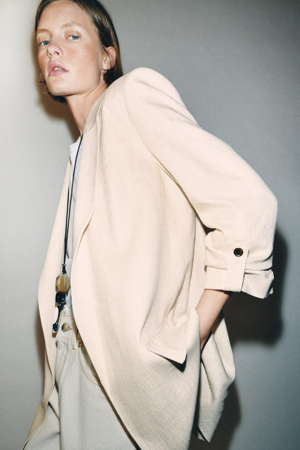 ОТКРЫТЫЙ БЛЕЙЗЕР С ЗАКАЧЕННЫМИ РУКАВАМИ