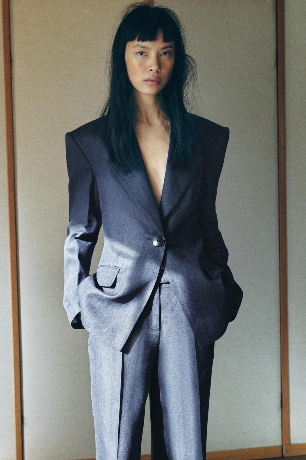 ПРИТАЛЕННЫЙ БЛЕЙЗЕР В ЁЛОЧКУ С ПОДПЛЕЧНИКАМИ