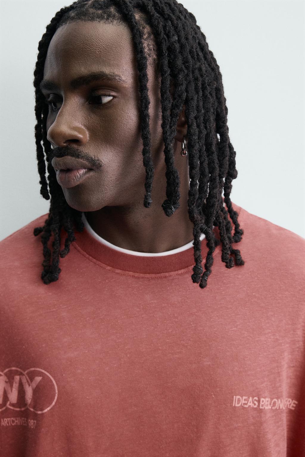 ФУТБОЛКА -FIT ИЗ ХЛОПКА И ЛЬНА С НАДПИСЯМИ