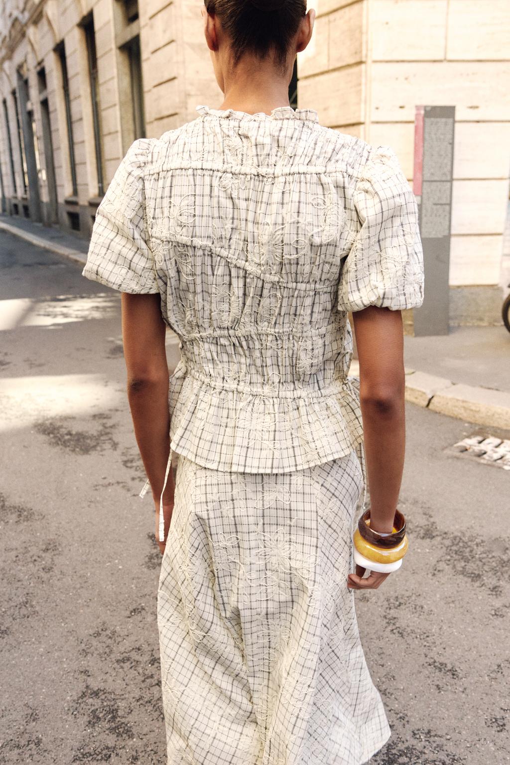 ТОП В КЛЕТКУ С ВЫШИВКОЙ И БАНТАМИ