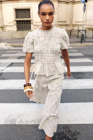 Топ в клетку с вышивкой и бантами- Заказать в России