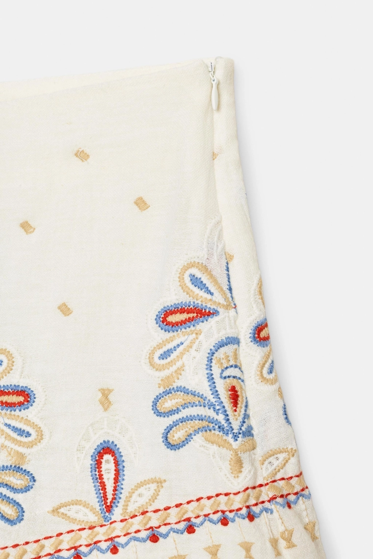 Комплект шорт с вышивкой