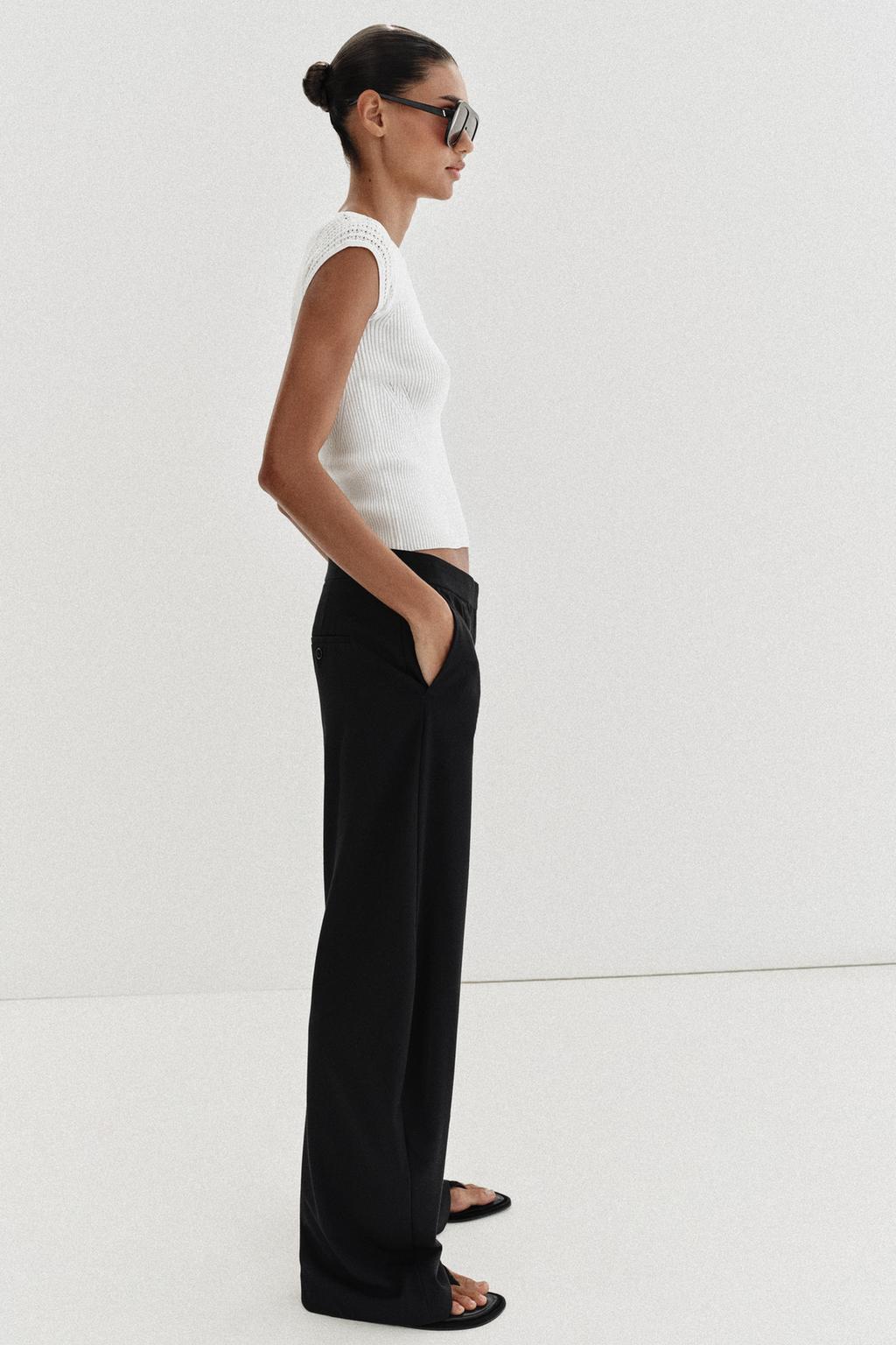 ТРИКОТАЖНЫЙ ТОП С КОМБИНИРОВАННЫМИ РУКАВАМИ