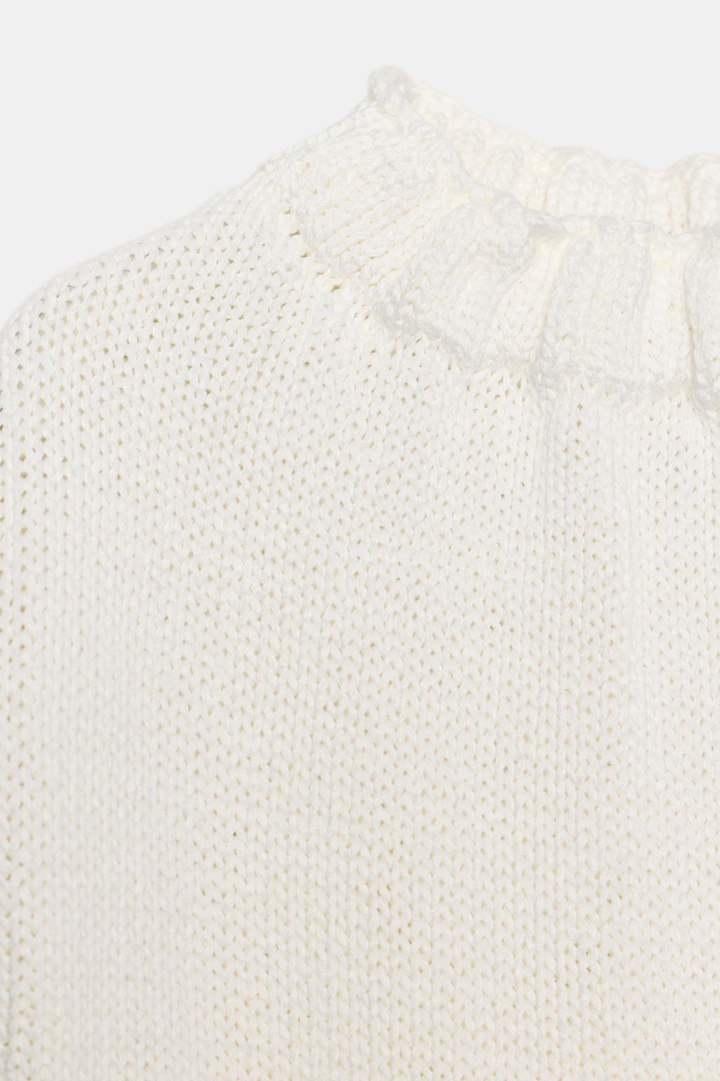 ТРИКОТАЖНЫЙ ТОП С ВОРОТНИКОМ СО СБОРКАМИ